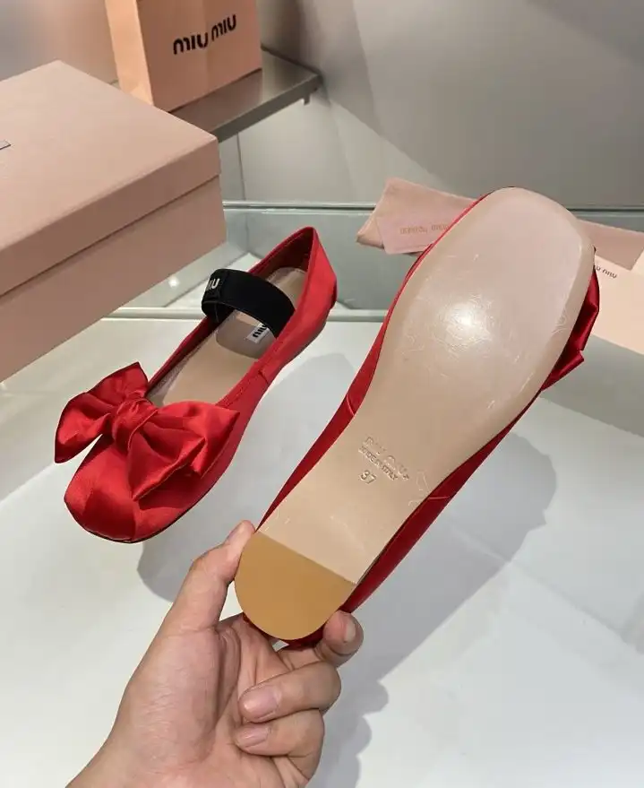 hype Miu Miu flat shoes