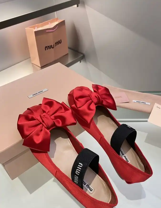 hype Miu Miu flat shoes