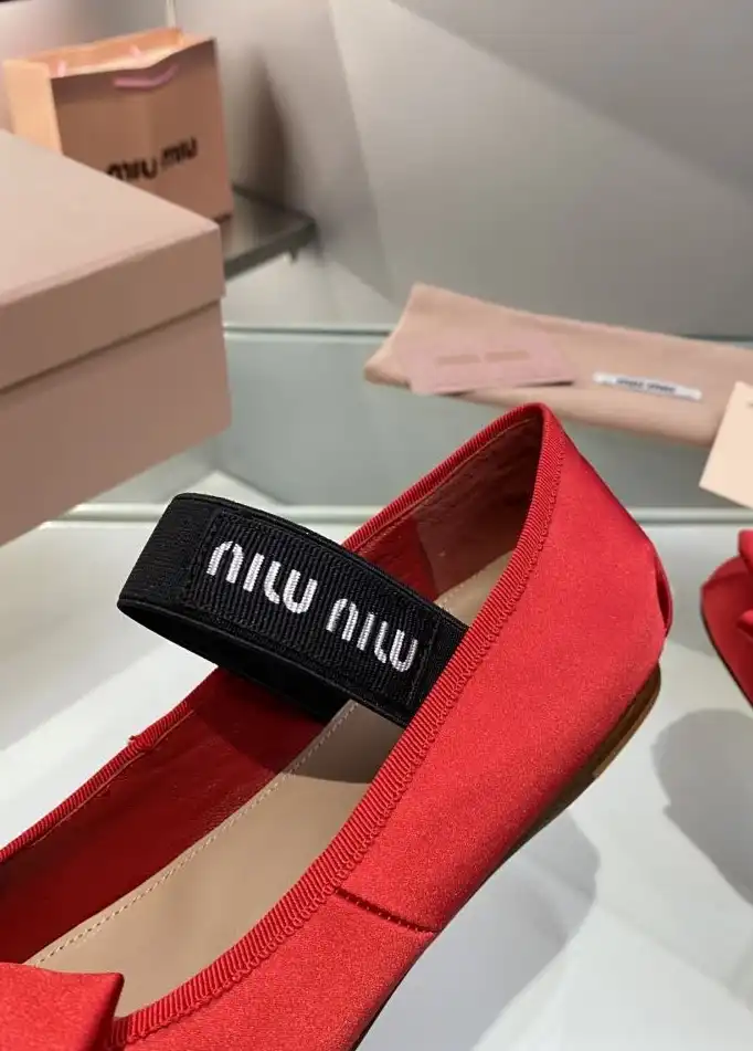 hype Miu Miu flat shoes