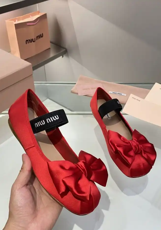 hype Miu Miu flat shoes