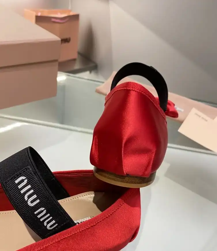 hype Miu Miu flat shoes