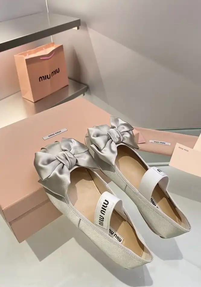 hype Miu Miu flat shoes