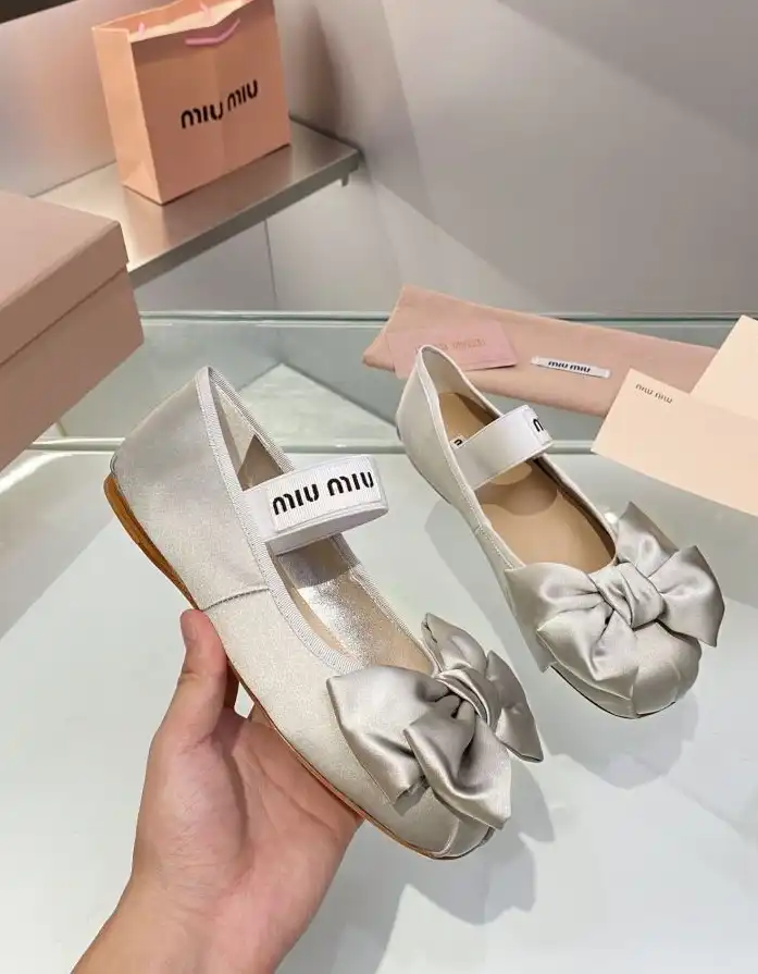 hype Miu Miu flat shoes