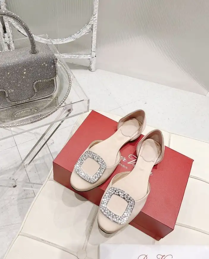 hype Roger Vivier flat shoes