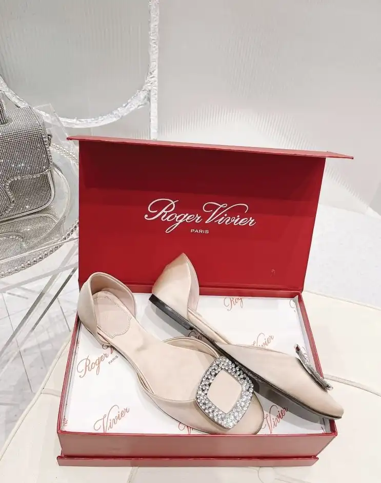 hype Roger Vivier flat shoes