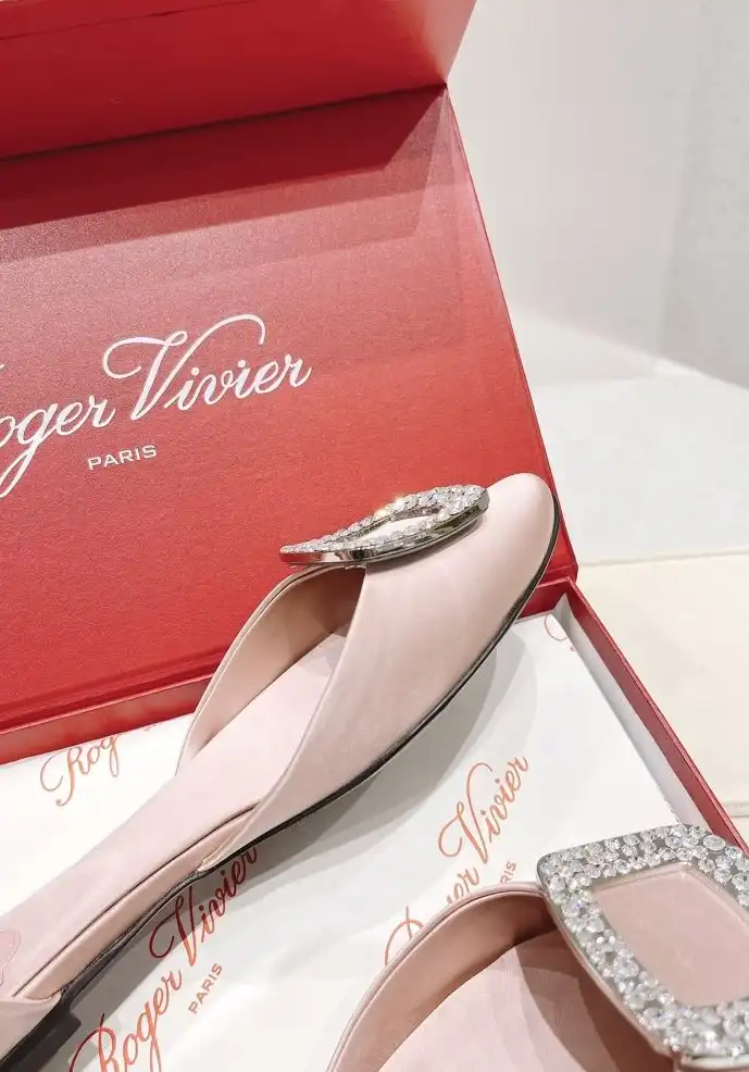 hype Roger Vivier flat shoes