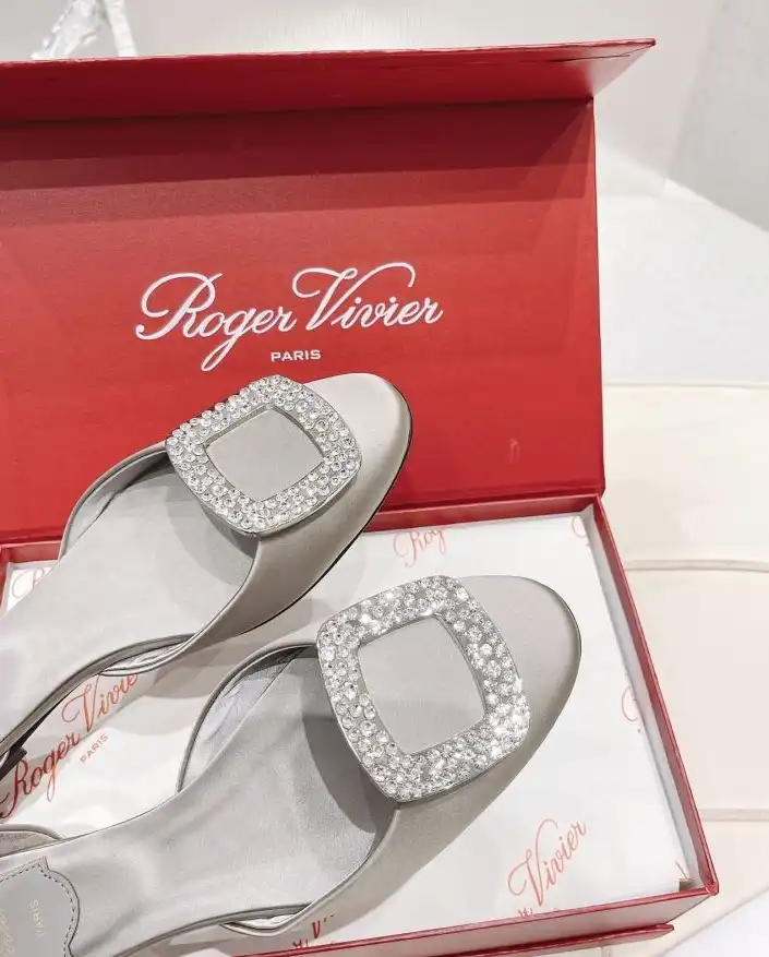 hype Roger Vivier flat shoes