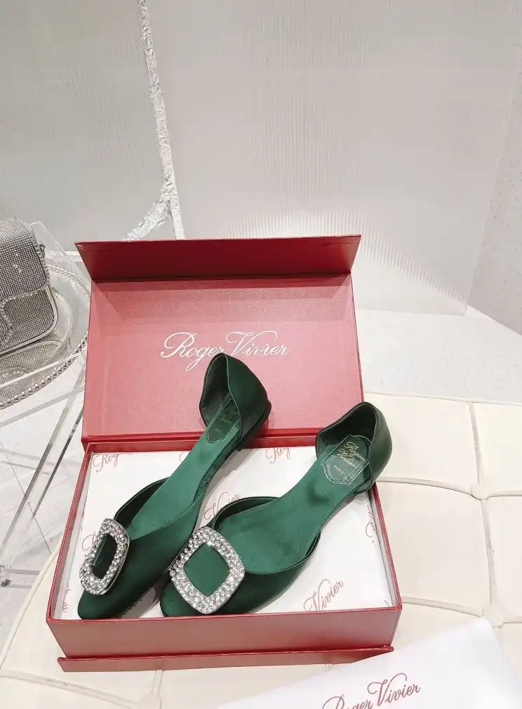 hype Roger Vivier flat shoes