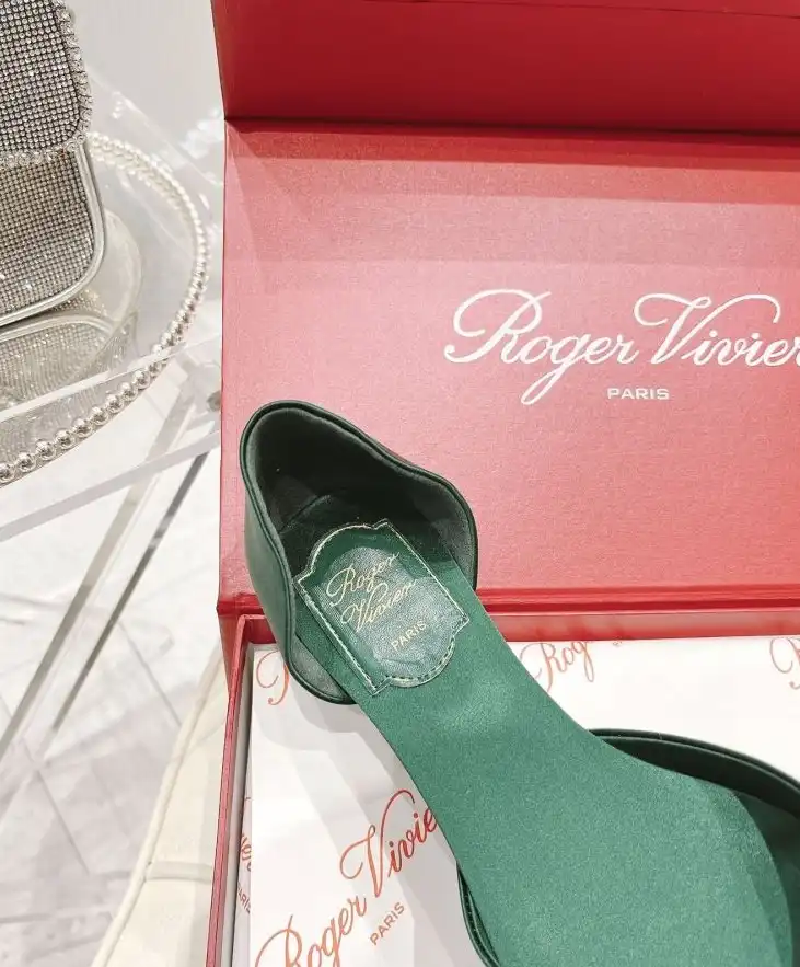 hype Roger Vivier flat shoes