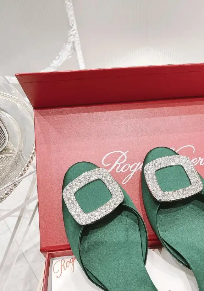 hype Roger Vivier flat shoes