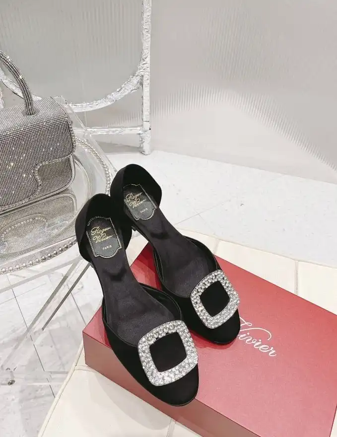 hype Roger Vivier flat shoes