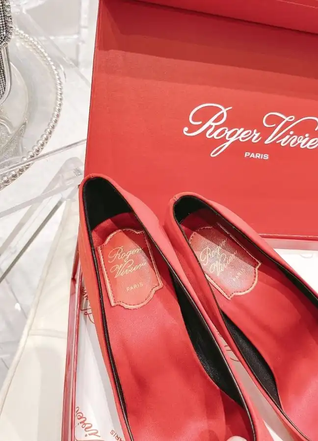 hype Roger Vivier flat shoes