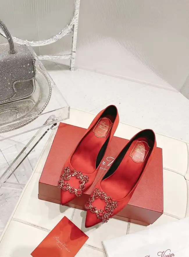 hype Roger Vivier flat shoes