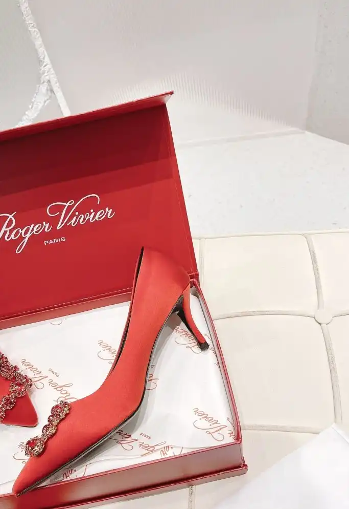 hype Roger Vivier flat shoes