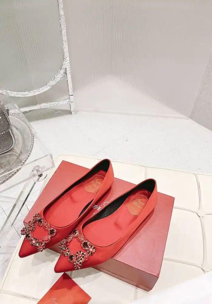 hype Roger Vivier flat shoes