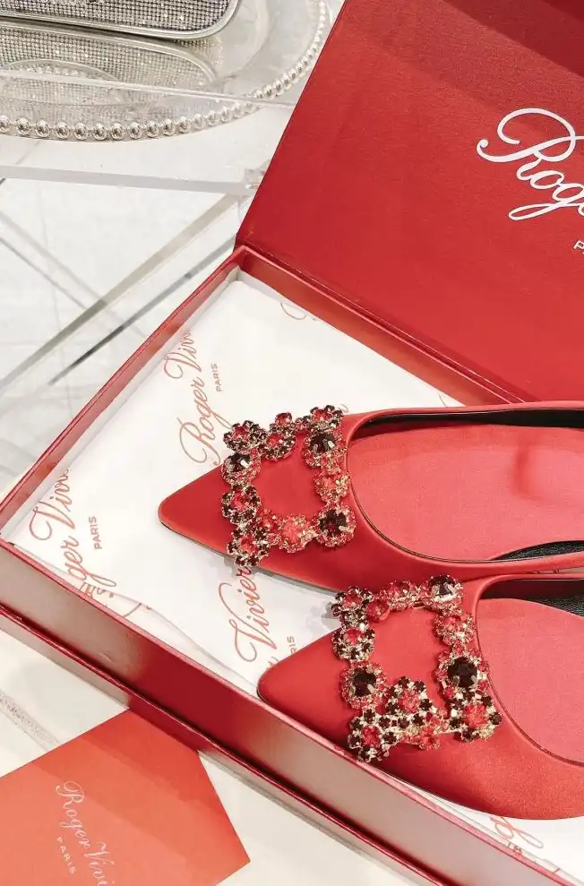 hype Roger Vivier flat shoes