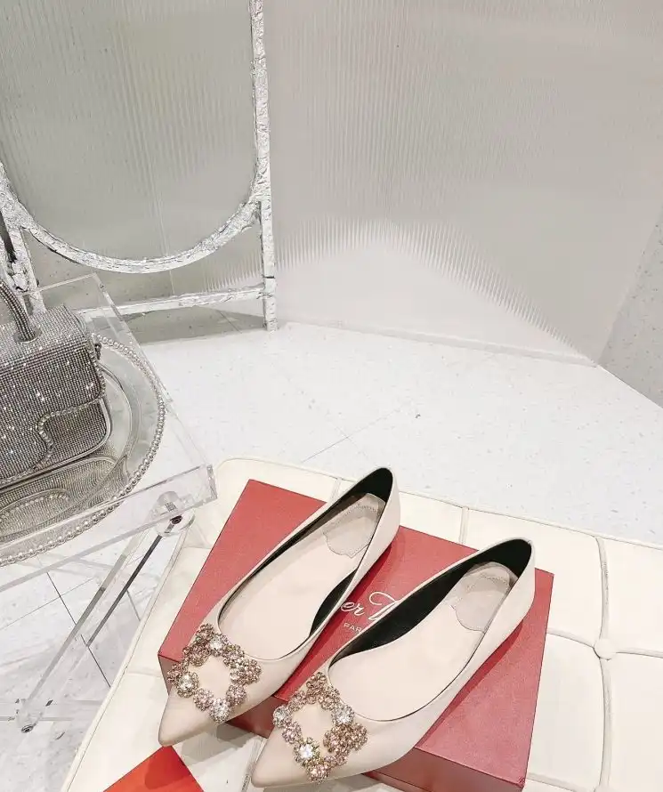 hype Roger Vivier flat shoes