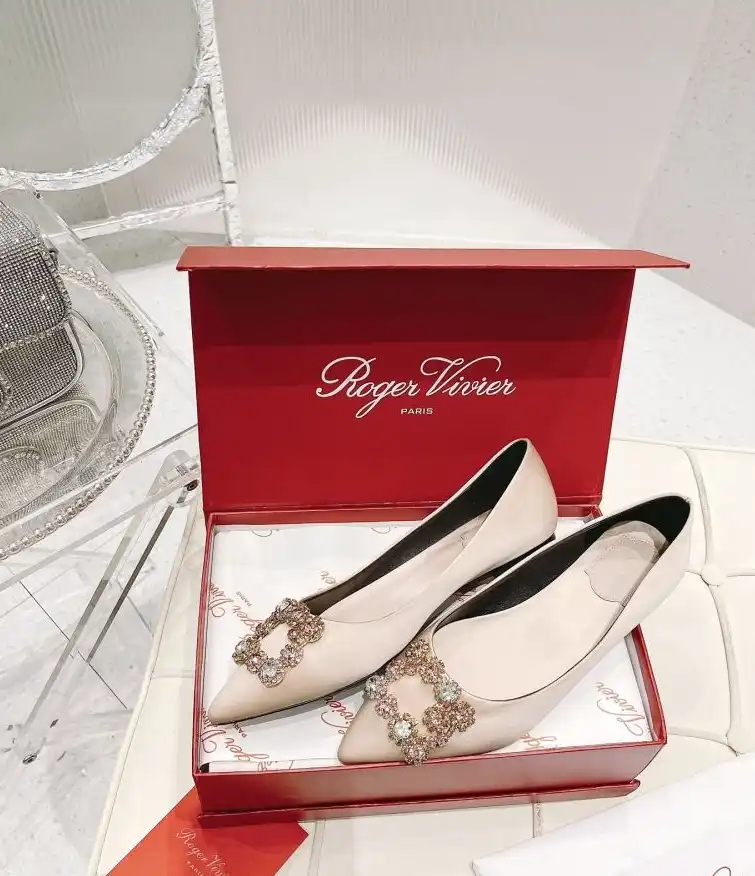 hype Roger Vivier flat shoes