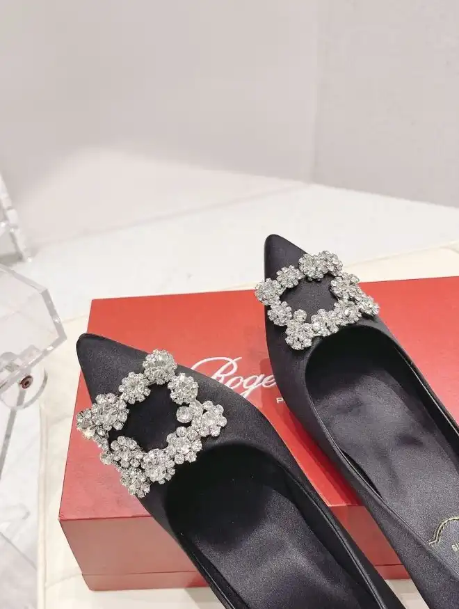 hype Roger Vivier flat shoes