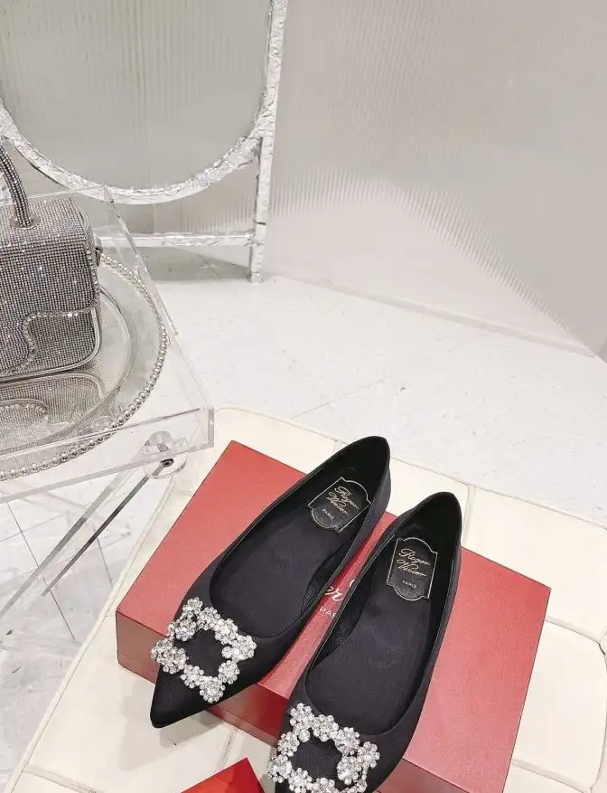 hype Roger Vivier flat shoes