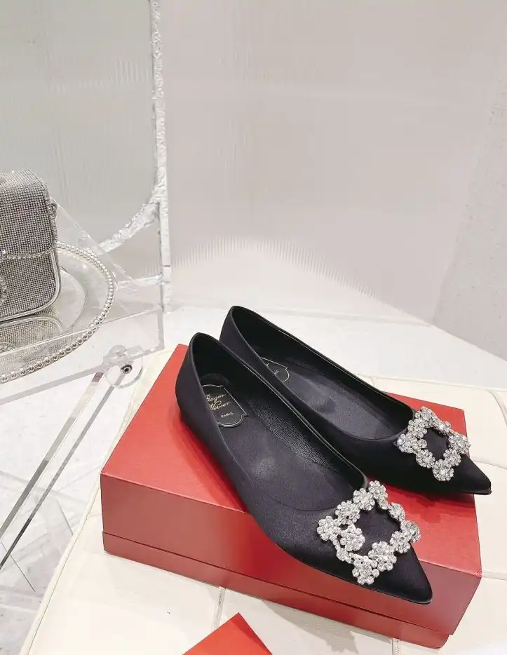 hype Roger Vivier flat shoes