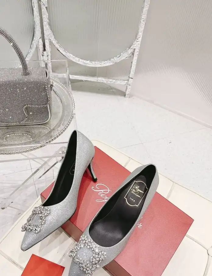 hype Roger Vivier flat shoes