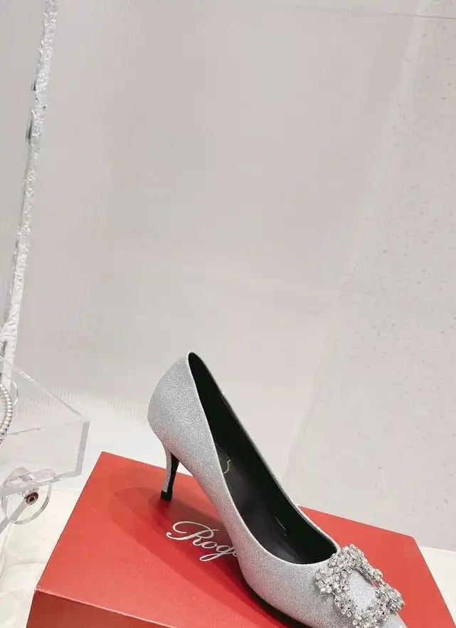 hype Roger Vivier flat shoes