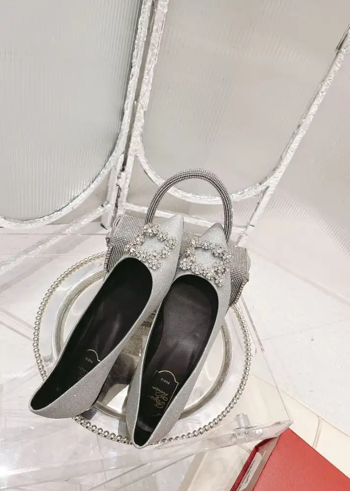 hype Roger Vivier flat shoes