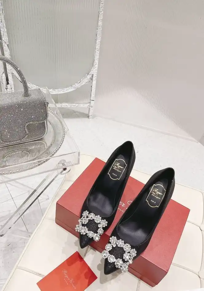 hype Roger Vivier flat shoes