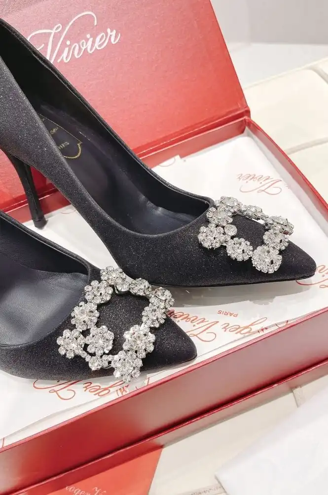 hype Roger Vivier flat shoes