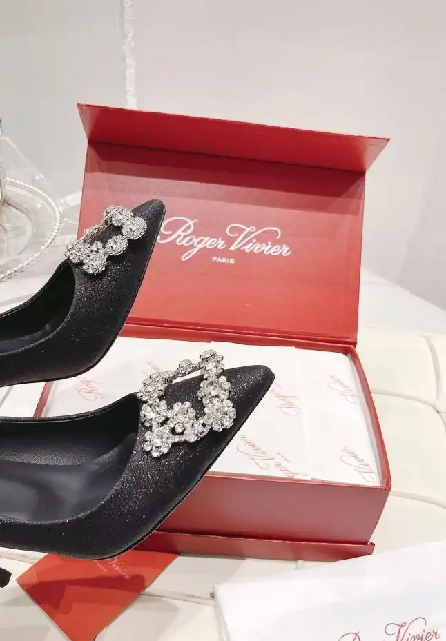 hype Roger Vivier flat shoes