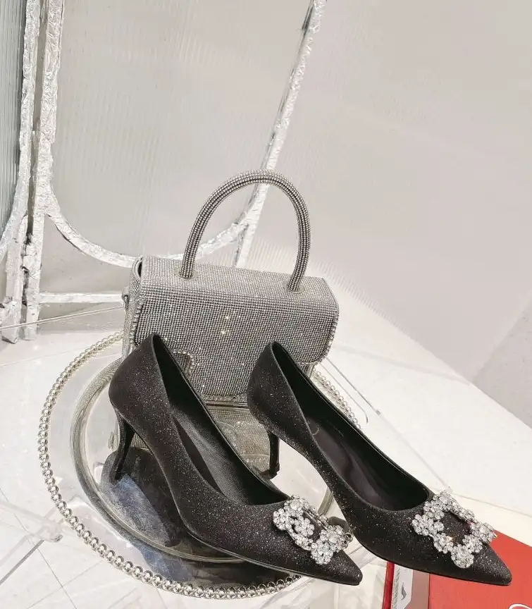 hype Roger Vivier flat shoes