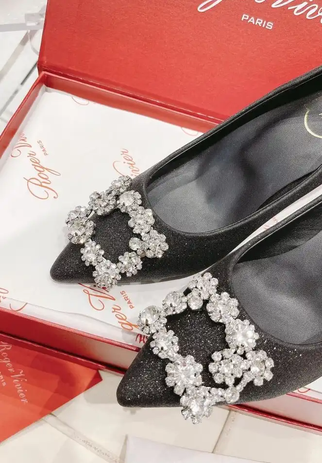 hype Roger Vivier flat shoes