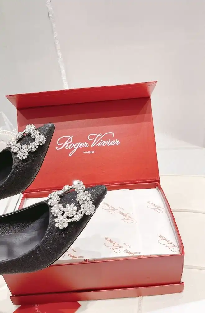 hype Roger Vivier flat shoes