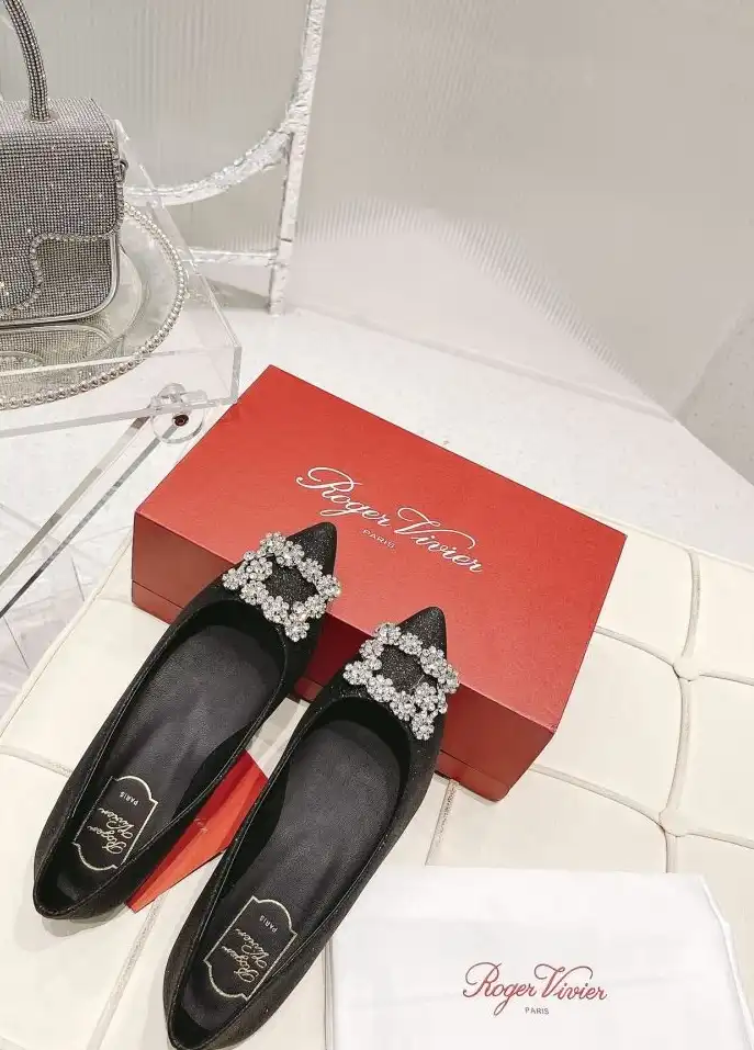 hype Roger Vivier flat shoes