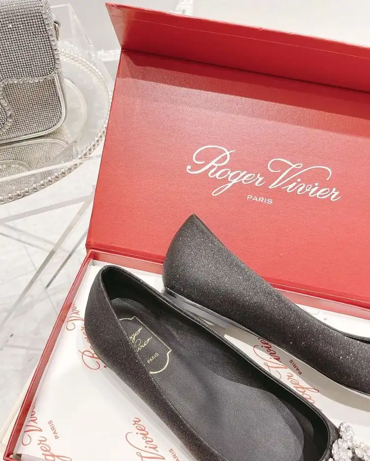 hype Roger Vivier flat shoes