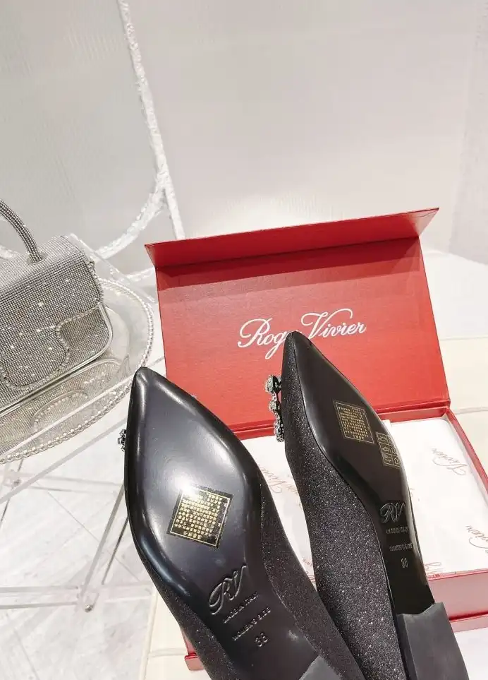 hype Roger Vivier flat shoes