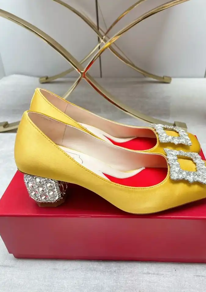 hype Roger Vivier flat shoes