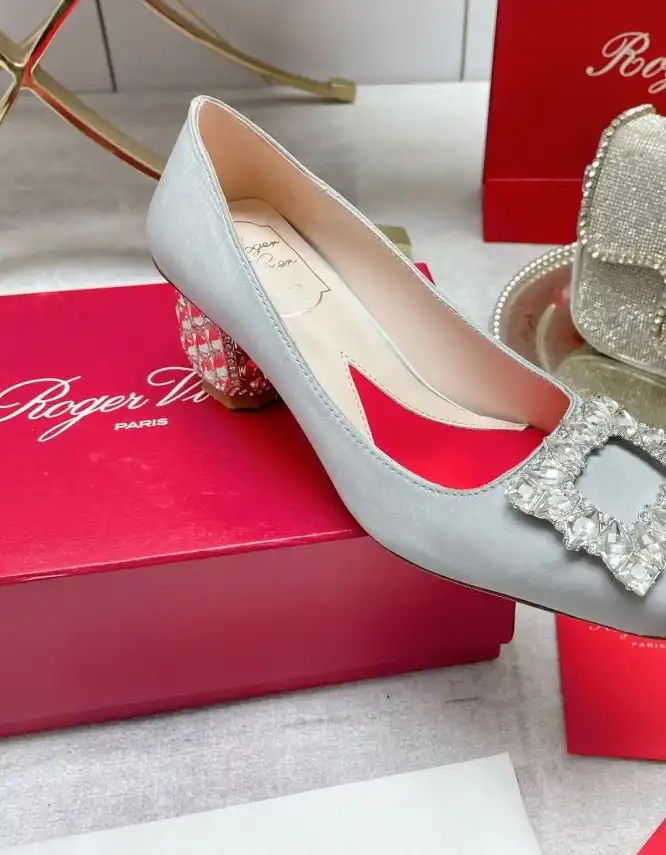 hype Roger Vivier flat shoes