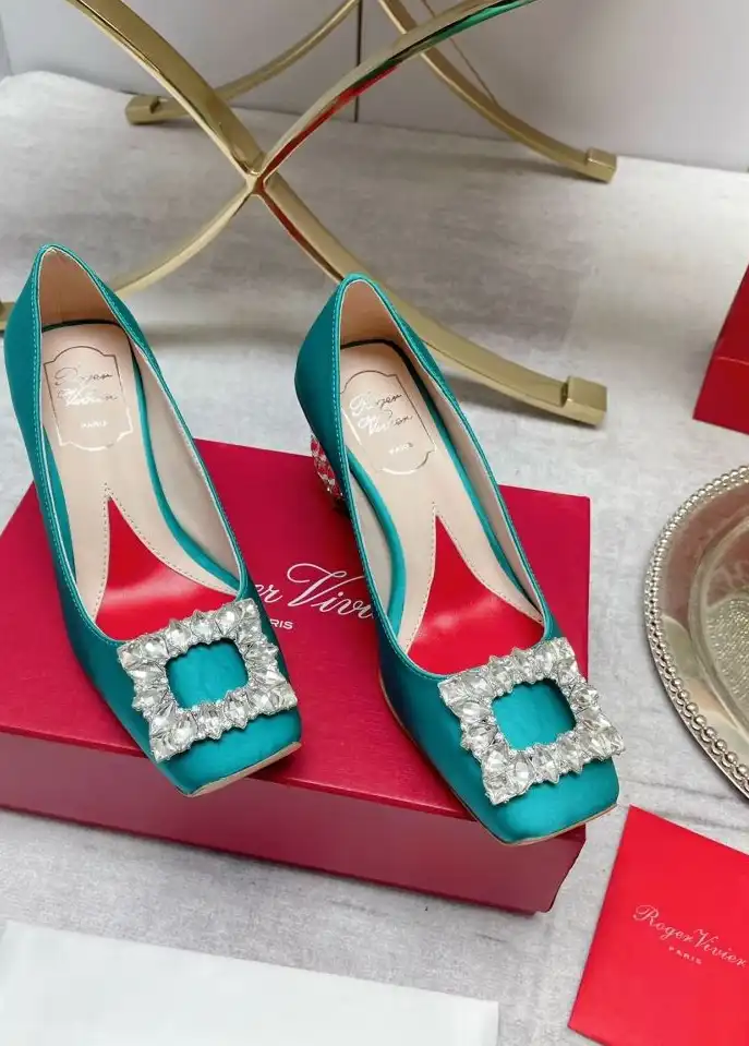 hype Roger Vivier flat shoes