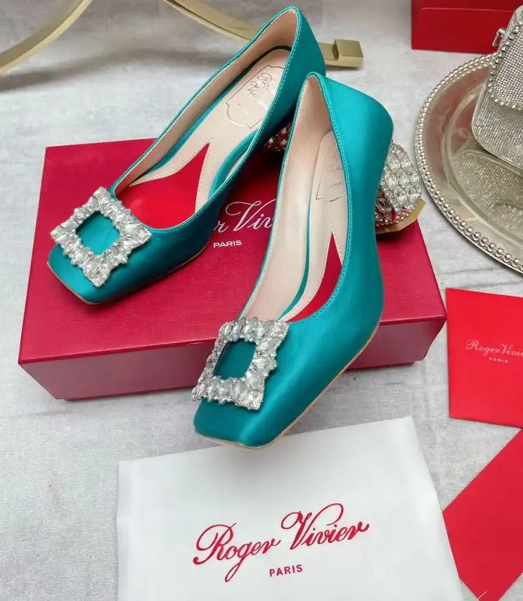 hype Roger Vivier flat shoes