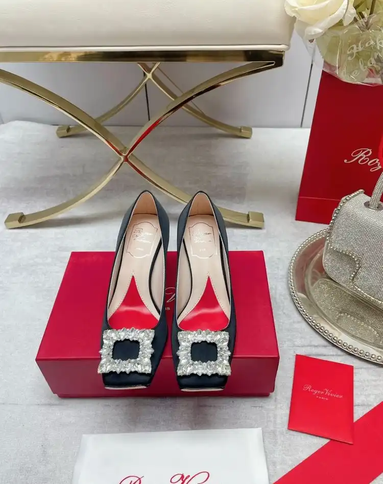 hype Roger Vivier flat shoes