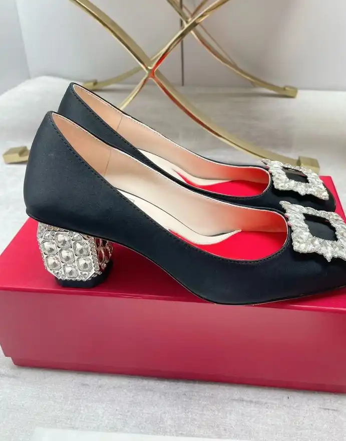 hype Roger Vivier flat shoes