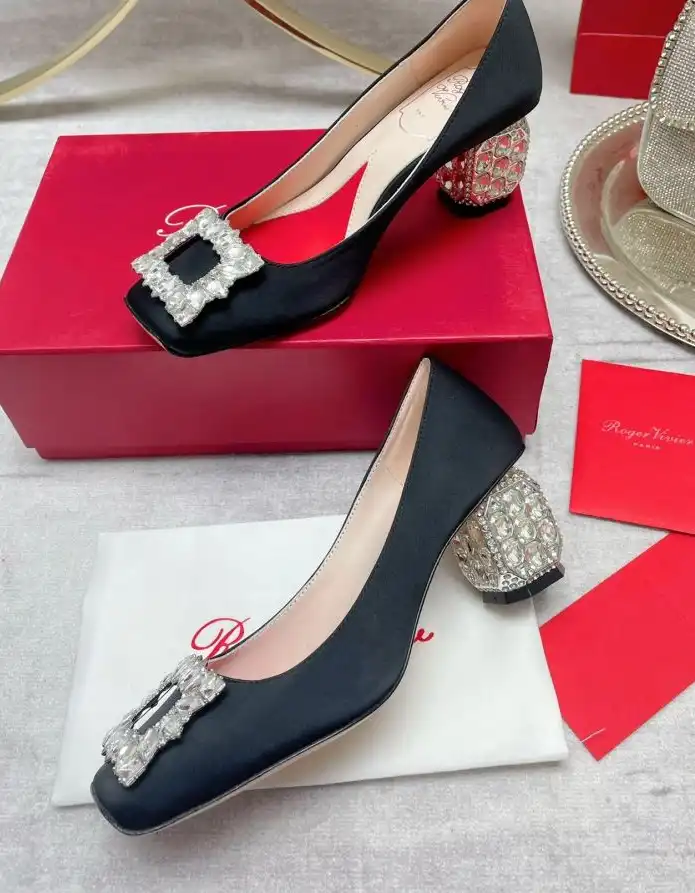 hype Roger Vivier flat shoes