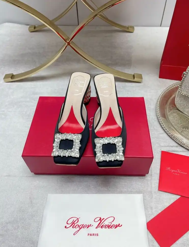 hype Roger Vivier flat shoes