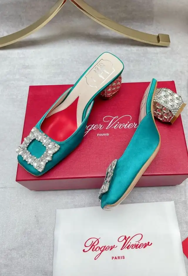 hype Roger Vivier flat shoes