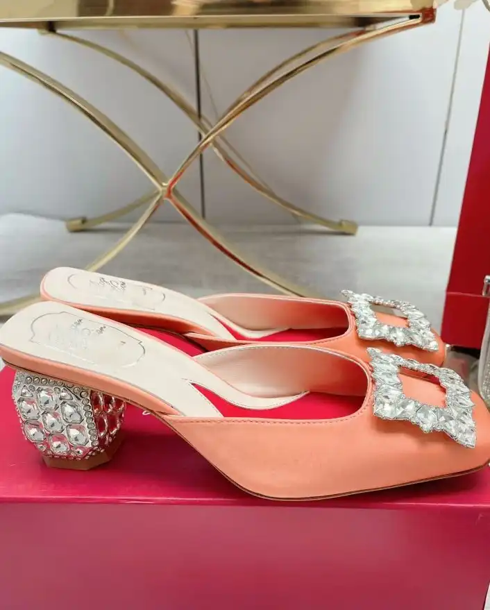 hype Roger Vivier flat shoes