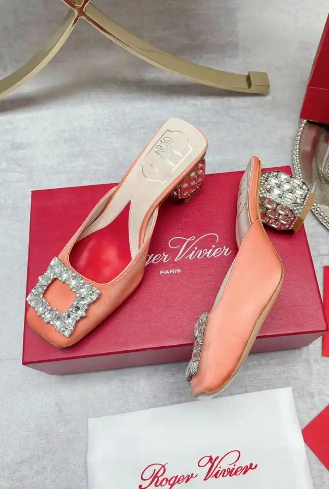 hype Roger Vivier flat shoes