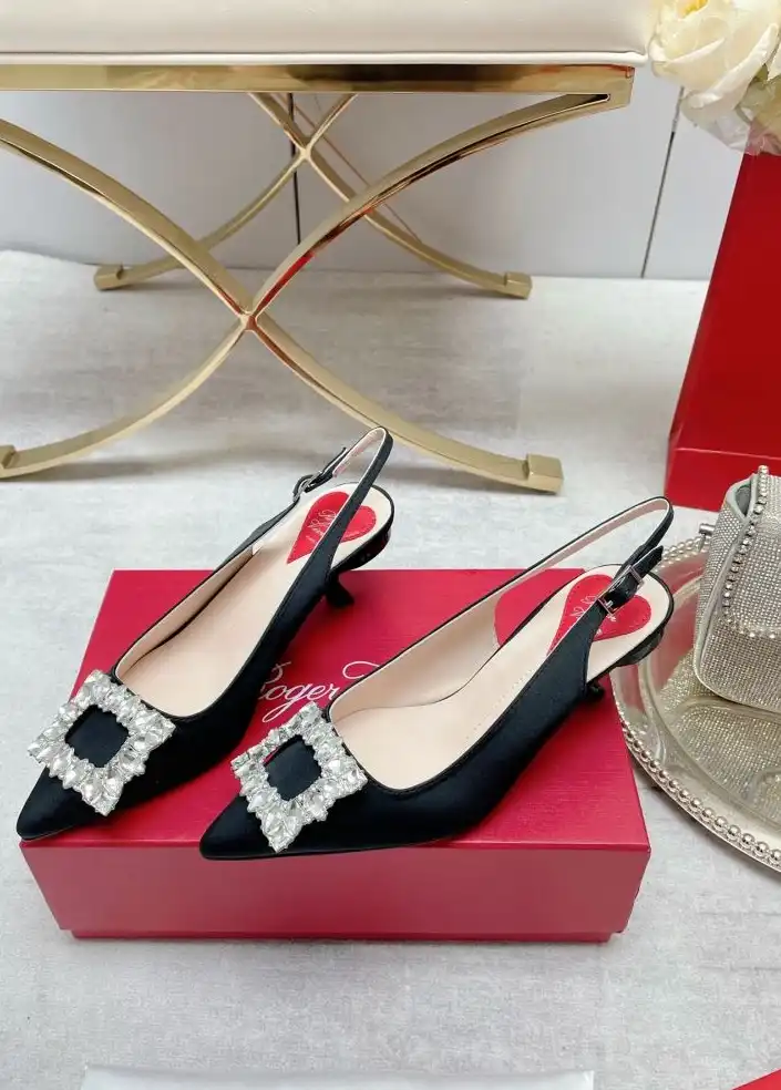 hype Roger Vivier flat shoes