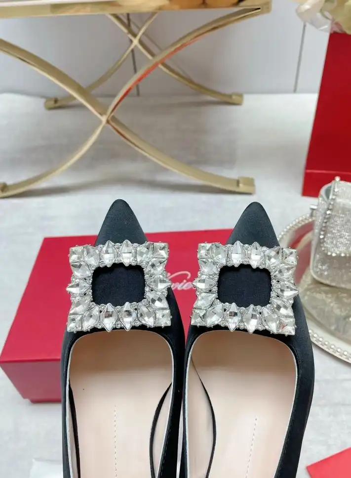 hype Roger Vivier flat shoes